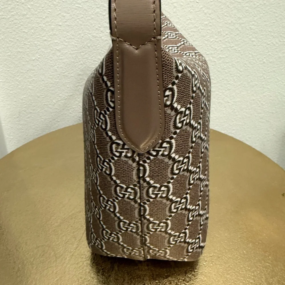 Gucci Tan Monogram Shoulder Bag - Picture 2 of 4